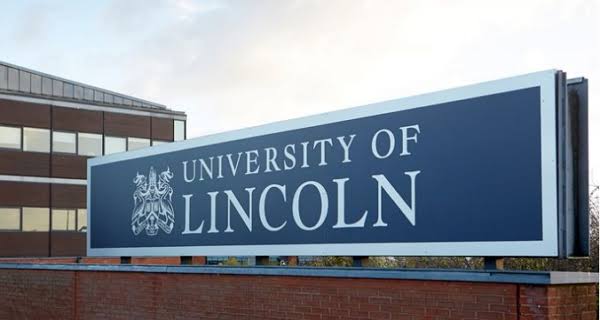 The Lincoln Undergraduate and Postgraduate Studies Global Leaders Scholarship UK 2022/23