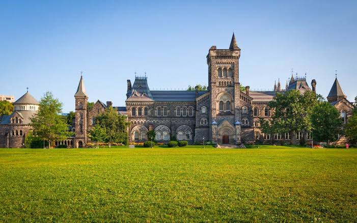 University of Toronto International Student Scholarships, 2022
